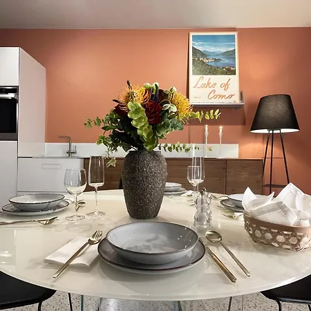 Nest With Private Garage *