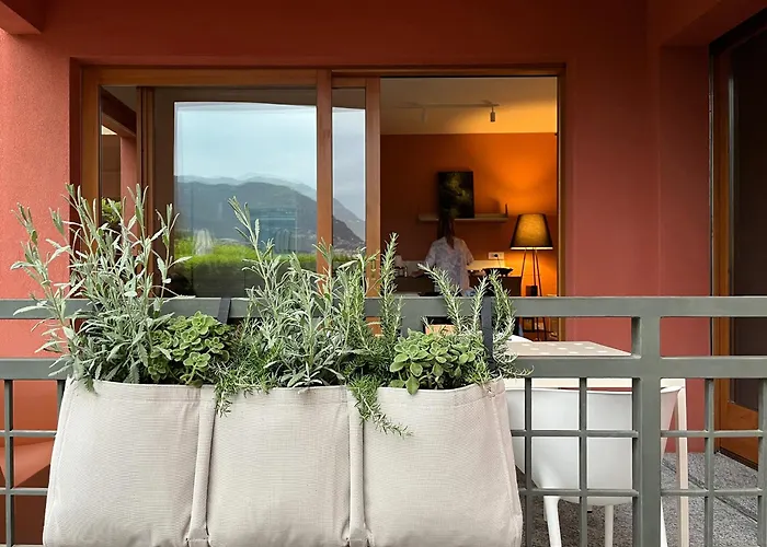 Nest With Private Garage