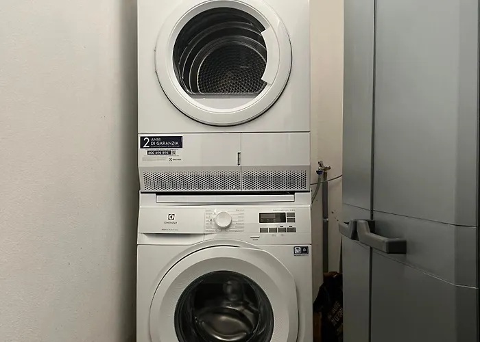 Nest With Private Garage Apartman