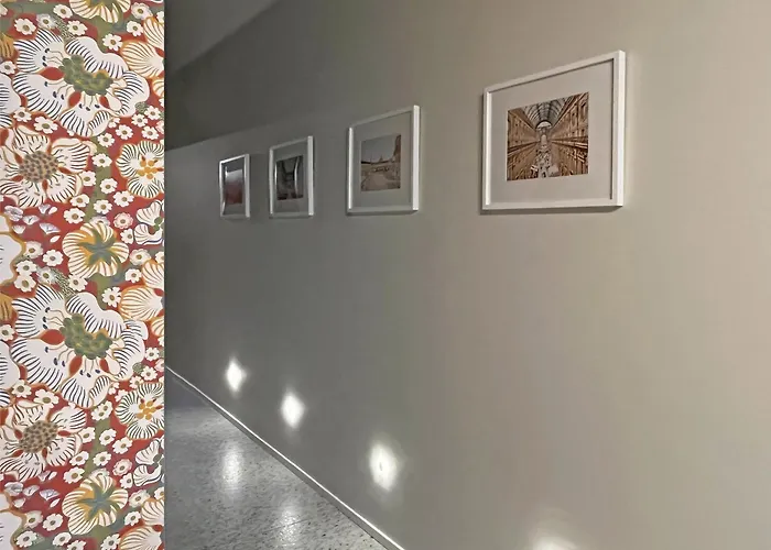 Nest With Private Garage Apartman *