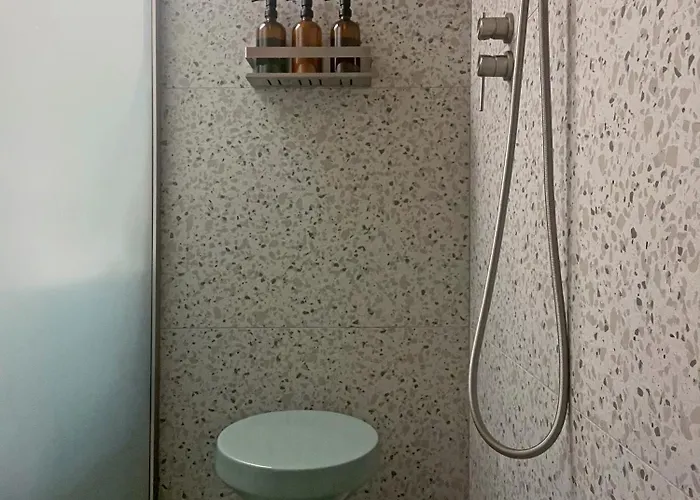 Nest With Private Garage