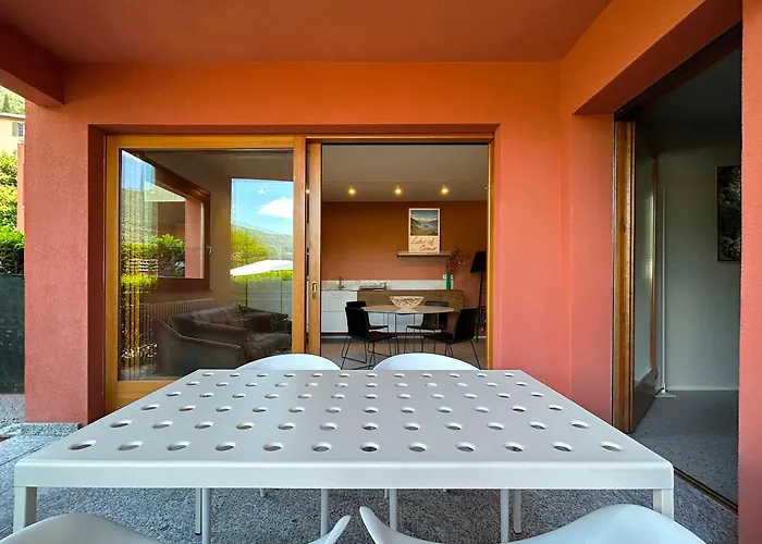 Nest With Private Garage Apartmán